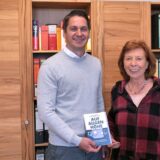 „Auf Augenhöhe“: Das Sozialbüro im cuba veröffentlicht Buch